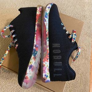EUC Women's No Bull Black Daisy Trainers